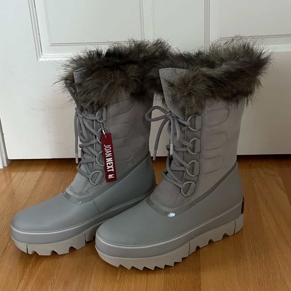 Sorel Joan of Arctic Next women’s boots - size 9